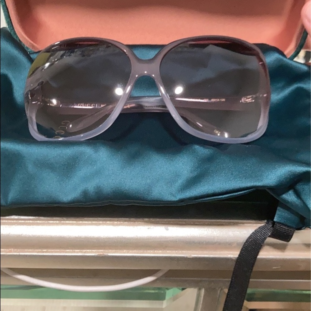 Women Gucci Butterfly Sunglasses